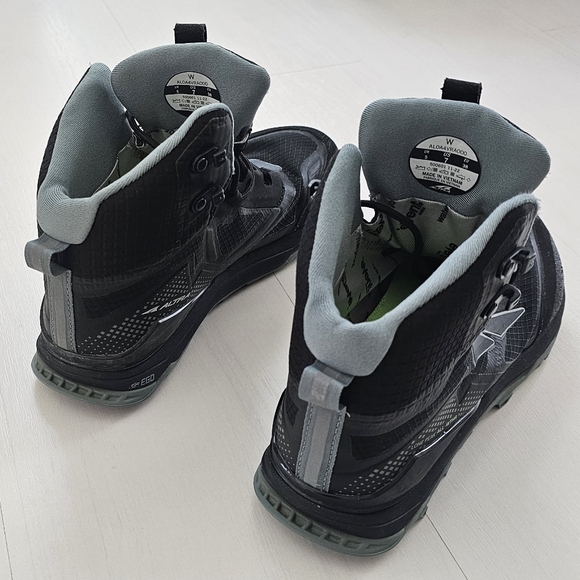 ALTRA WOMENS LONE PEAK ALL-WEATHER MID BOOTS SIZE 7 BLACK HIKING AL0A4VRA000 - Picture 3 of 7